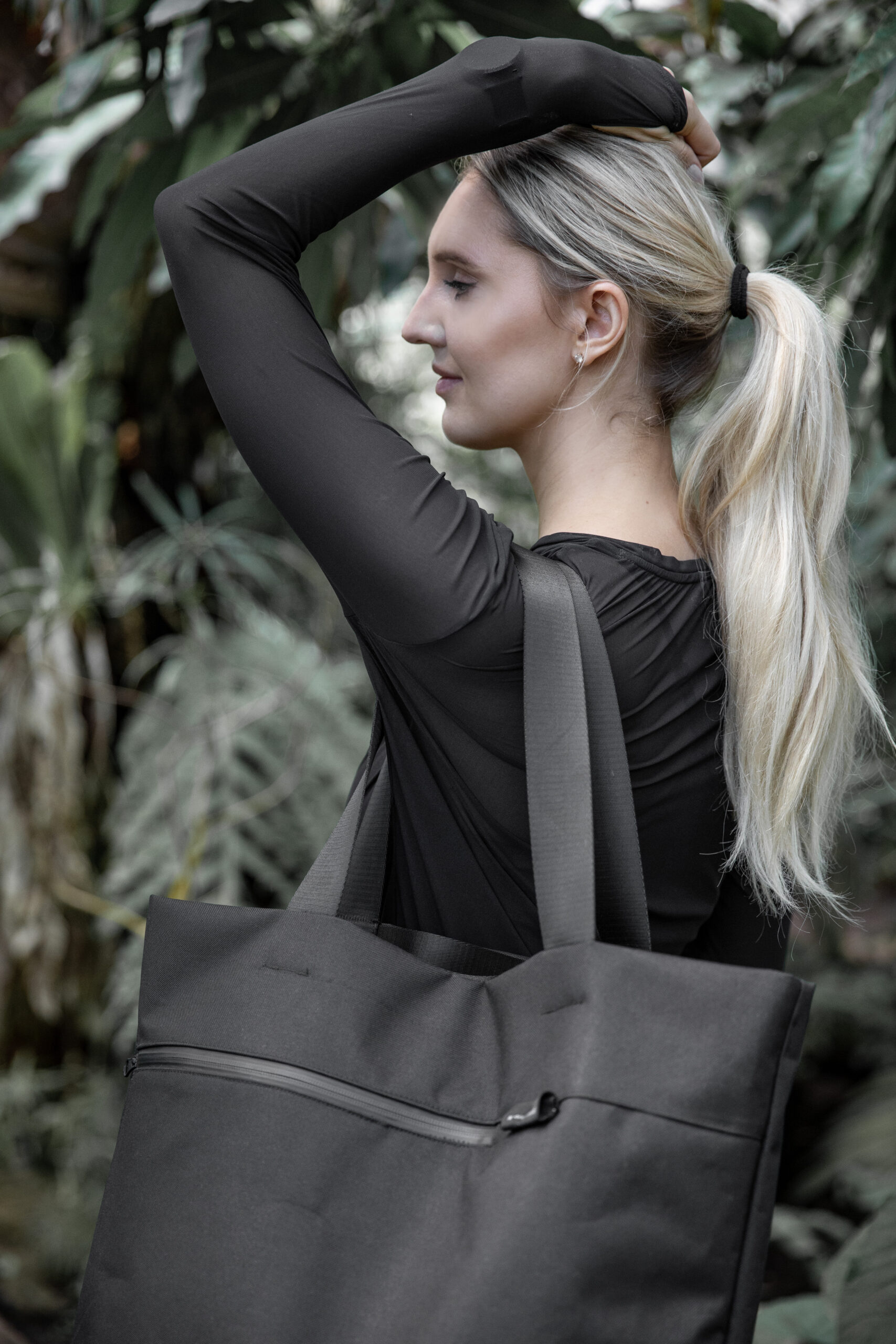 VIK Tote Bag - Large – Image 4