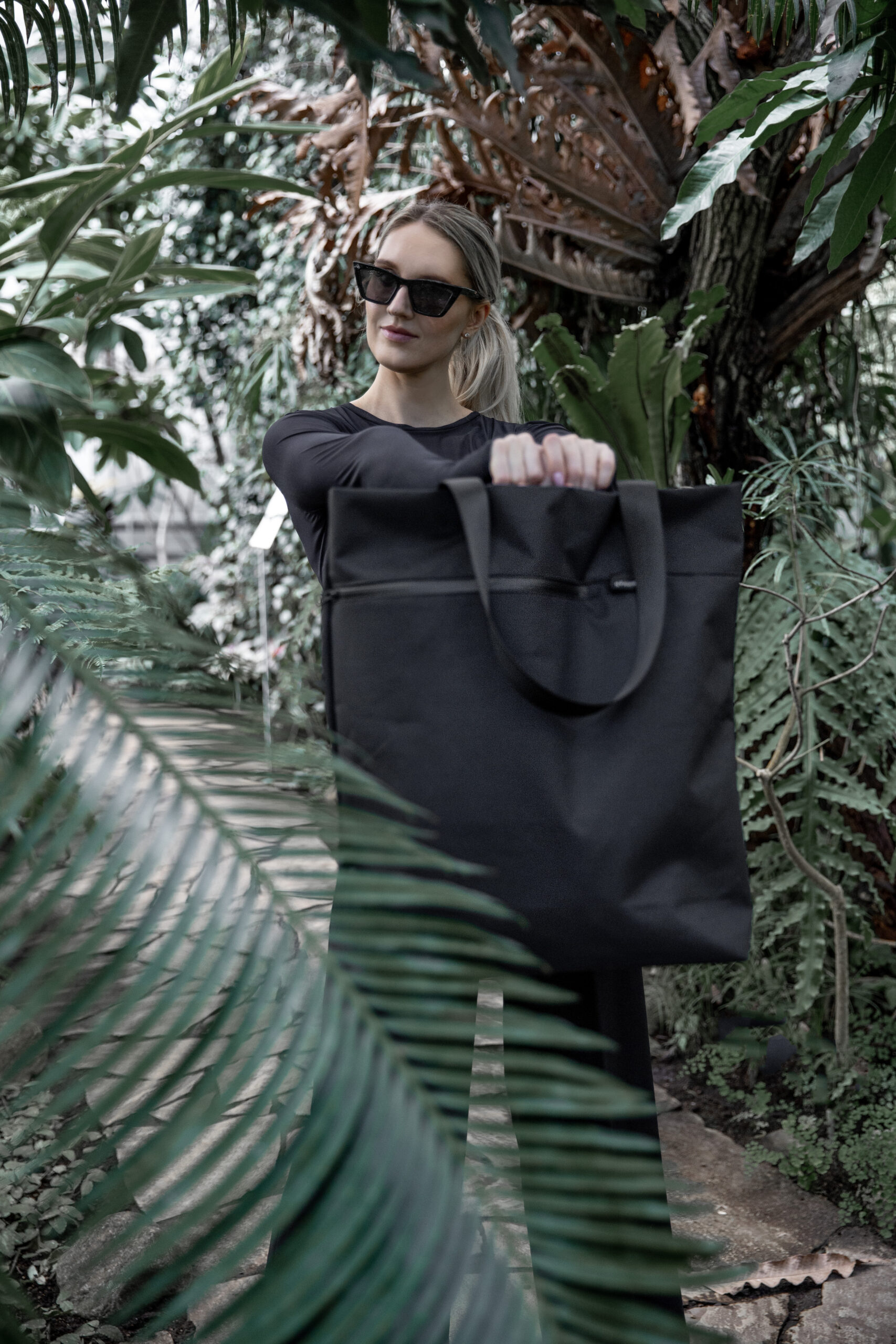 VIK Tote Bag - Large – Image 5