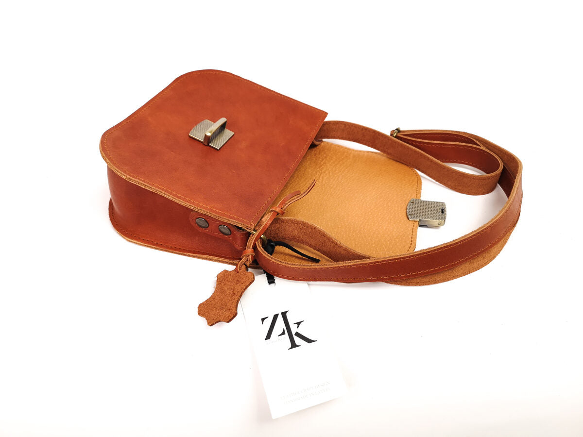 Natural Leather Saddle Bag Medium – Light Brown – Image 3